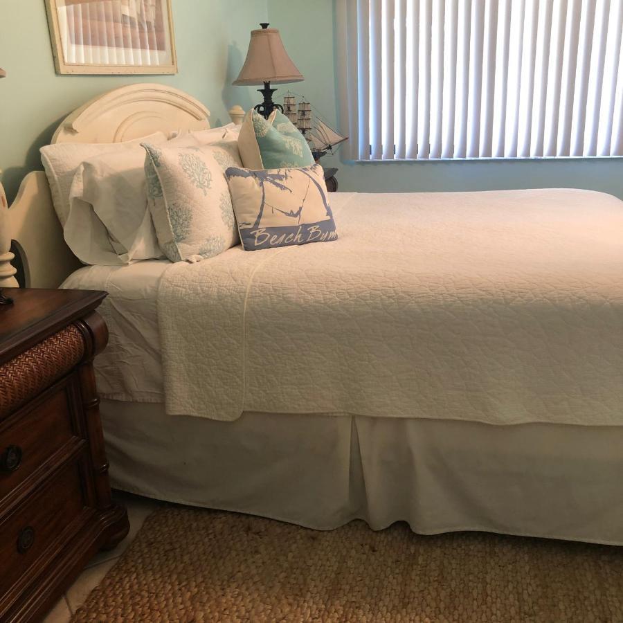 Beach Bungalow At Ocean Village 포르 피어스 외부 사진